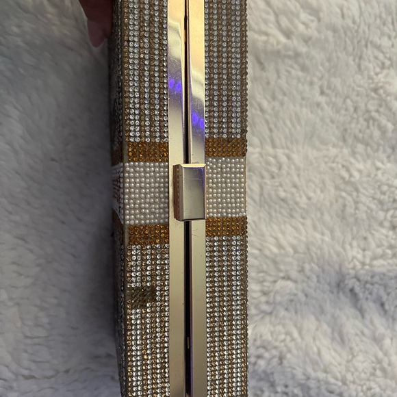 Crystal Money Stack Clutch - Picture 3 of 6